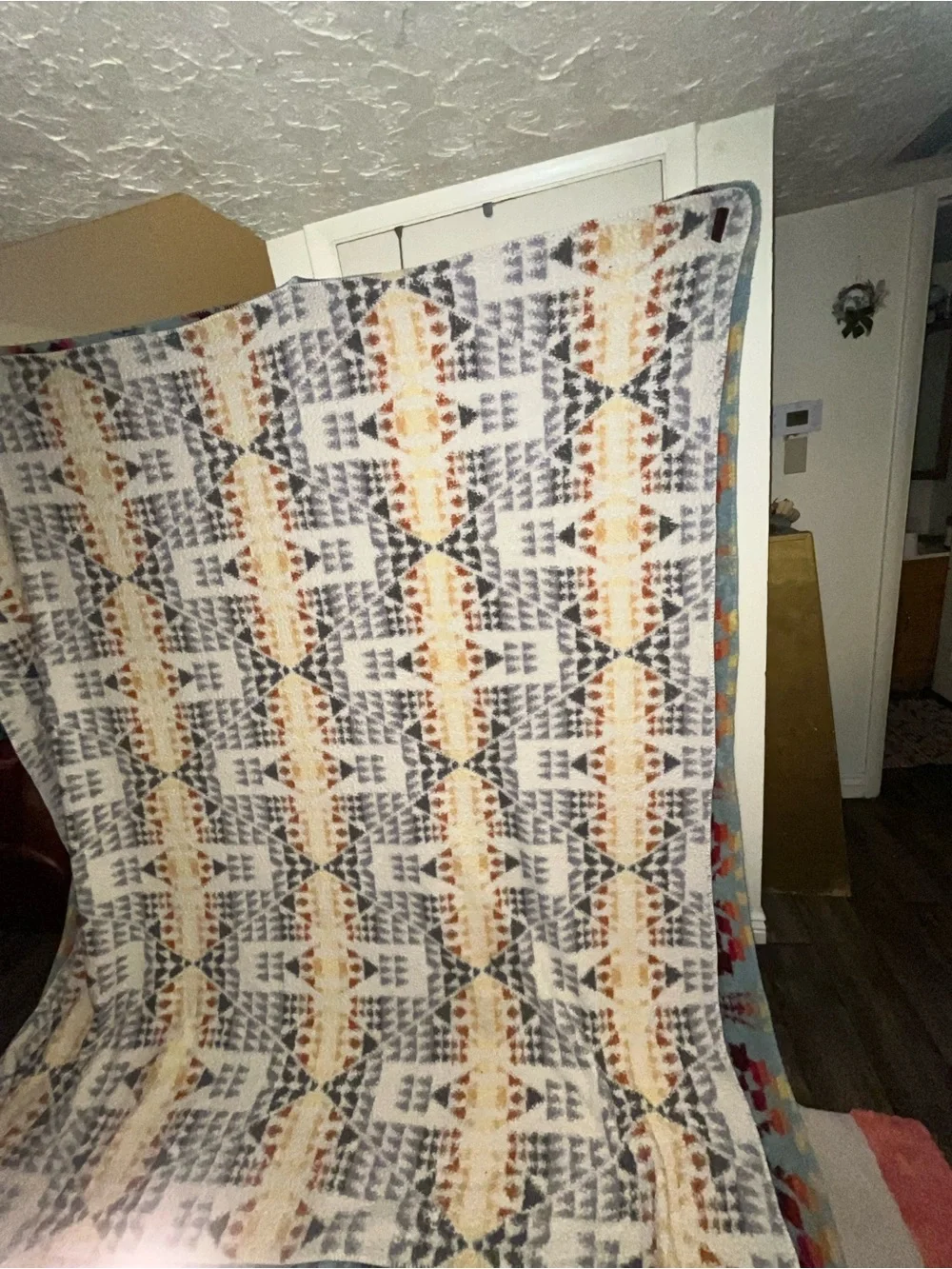 Pendleton Queen Sherpa Fleece Blanket in the 
